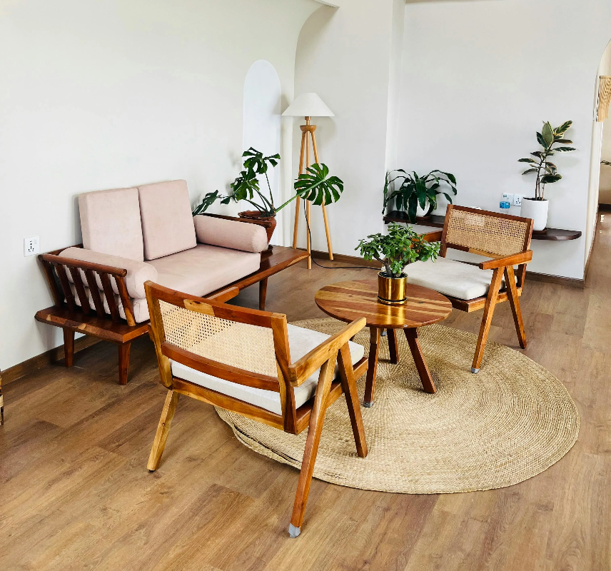Maple Hardwood flooring in a trendy dining area